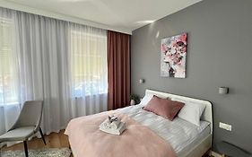 Lawendowe Nocowanie Zdrojowa 9 Lokal 1B